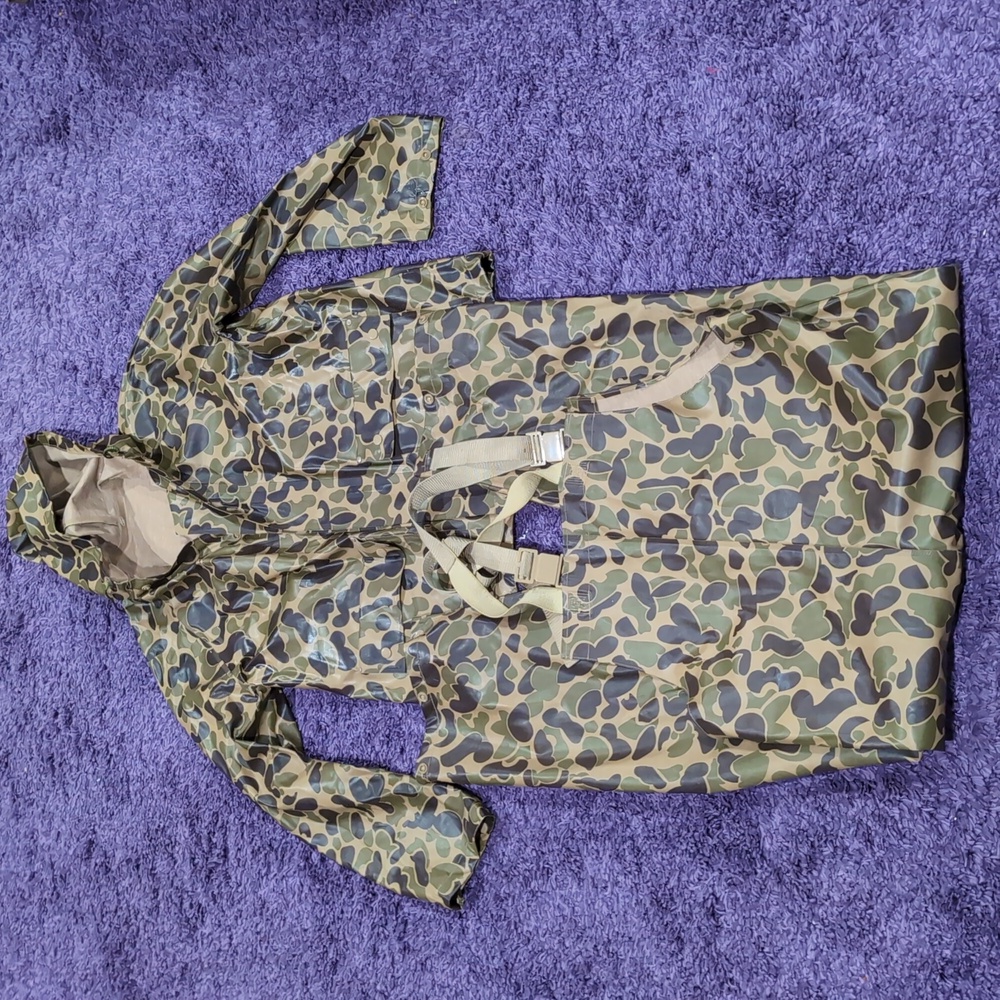 Vintage Dry Wear by Sterns Frog Skin Camo PVC Hooded Rain Suit Jacket and Bib